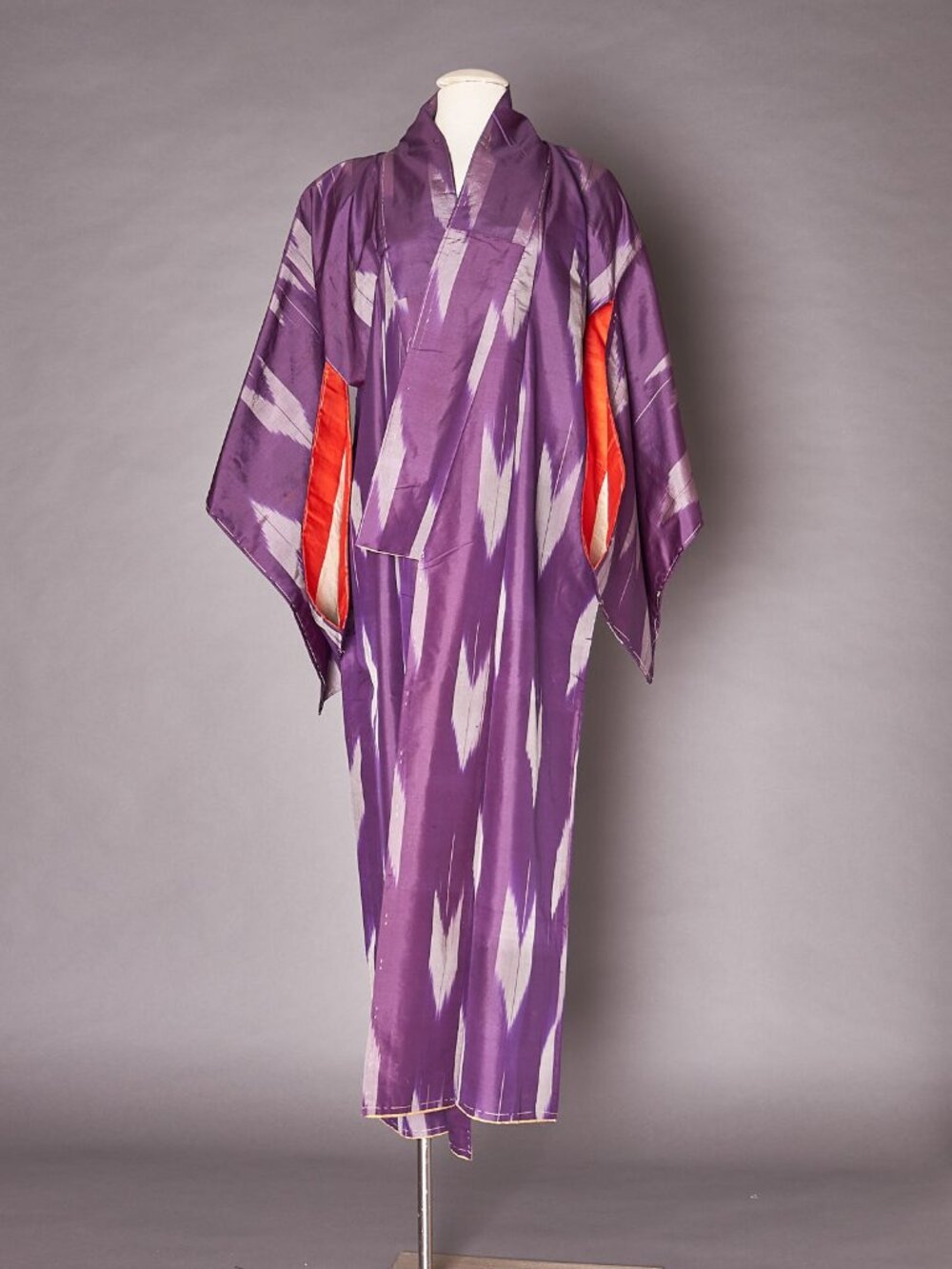 1940s Vibrant Purple and Silver Silk Kimono